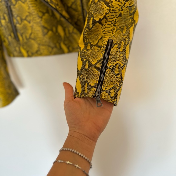 Alice & Olivia - Yellow Leather Snakeskin Jacket - Picture 4 of 16